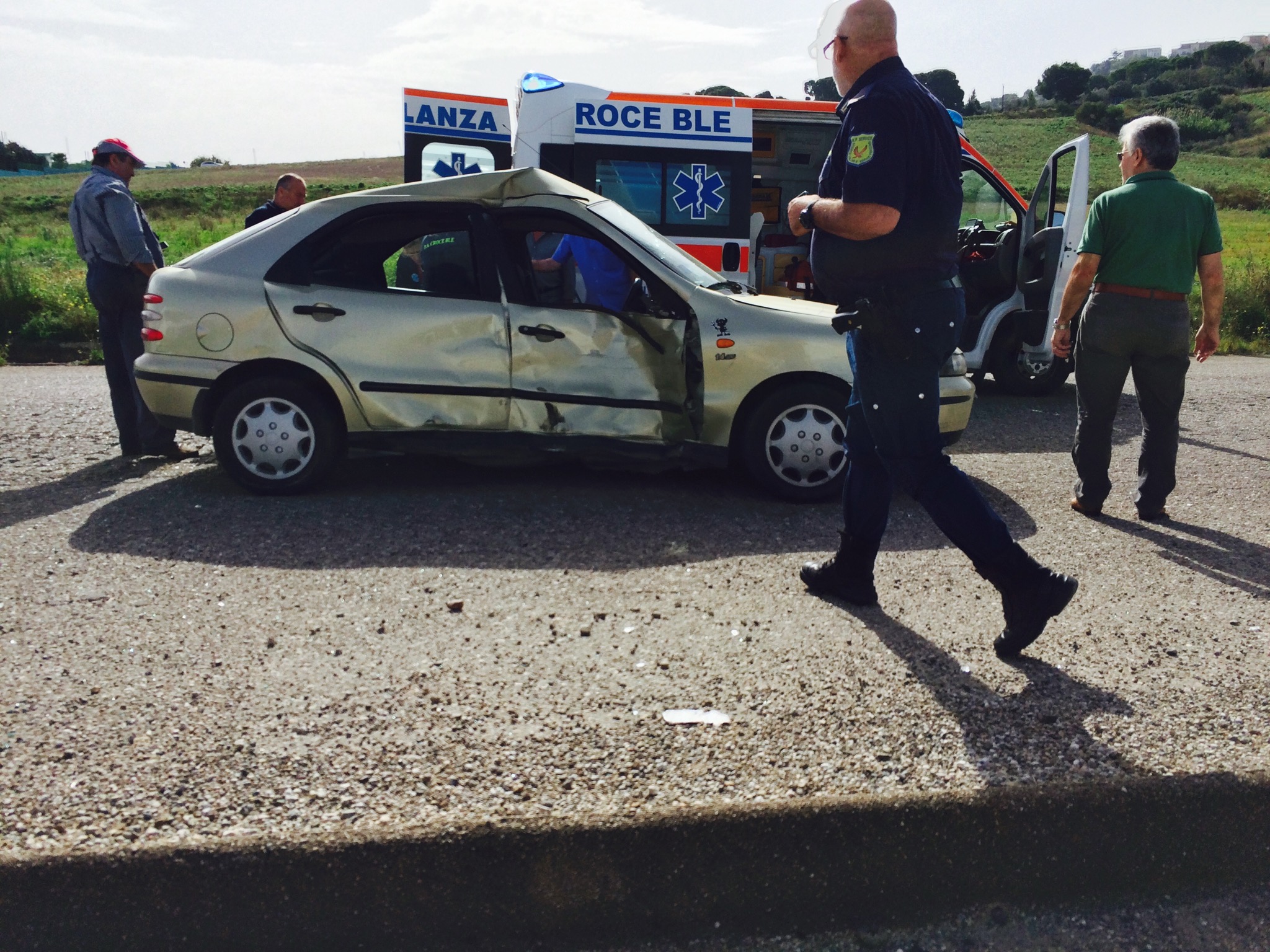 Candela, incidente stradale tra portavalori e utilitaria