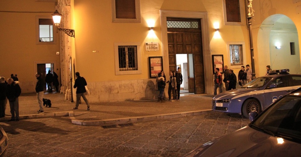 Foggia, ordigno esplode davanti al Conservatorio Giordano