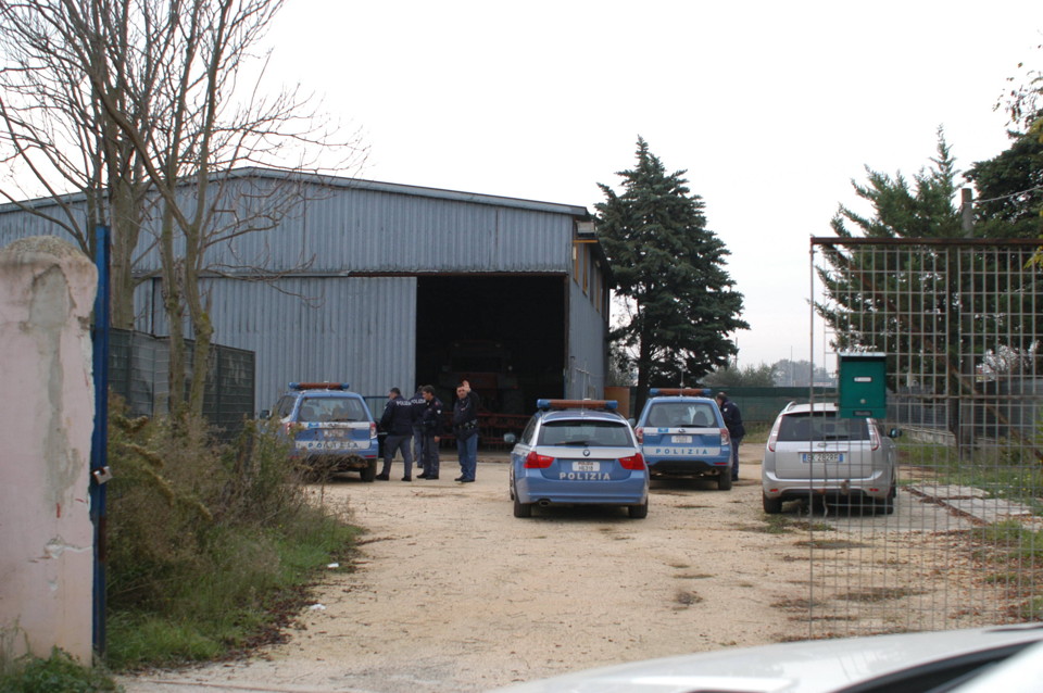 Foggia, trovato il nascondiglio dei mezzi agricoli