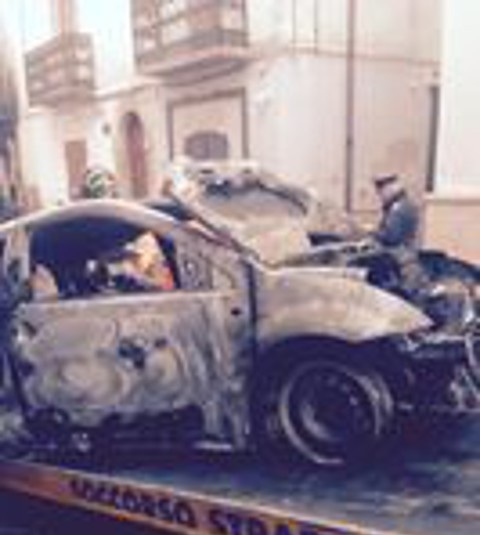 San Marco in Lamis, a fuoco l’ auto di un Carabiniere