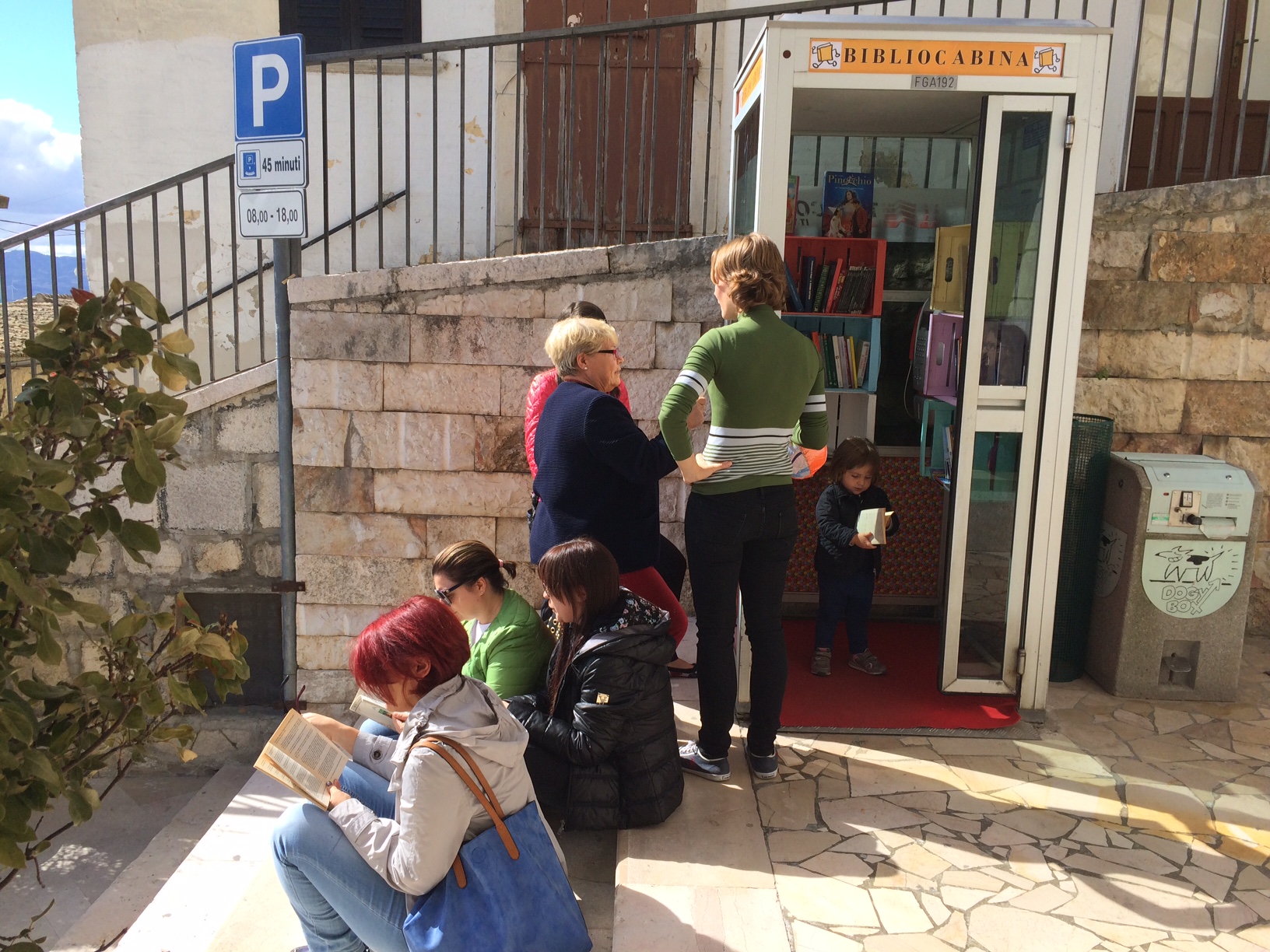 A Sant’ Agata di Puglia una biblioteca nella cabina telefonica