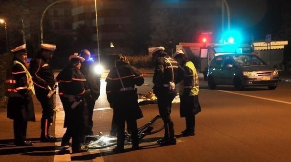 Muore il ragazzo investito da un autobus in Via Bari