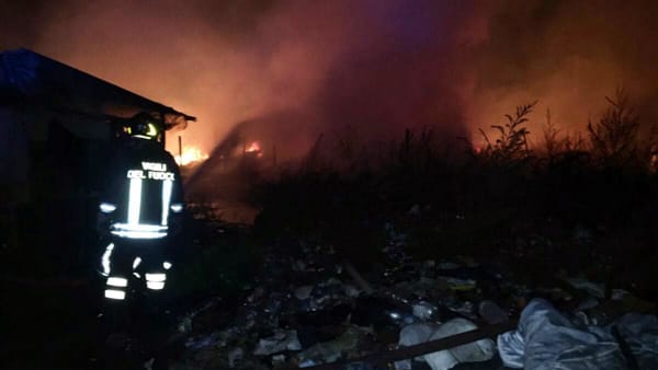Foggia: incendio alla “pista” di Borgo Mezzanone baracche bruciate 4 feriti