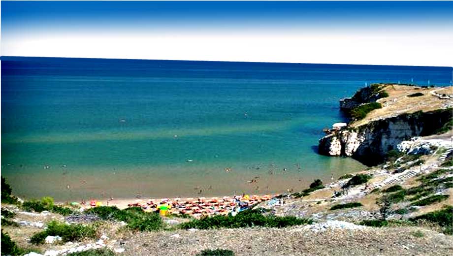 Peschici: lavori illegali nella spiaggia di Zaiana, stanno creando una l’ultima strada che andrà verso il mare