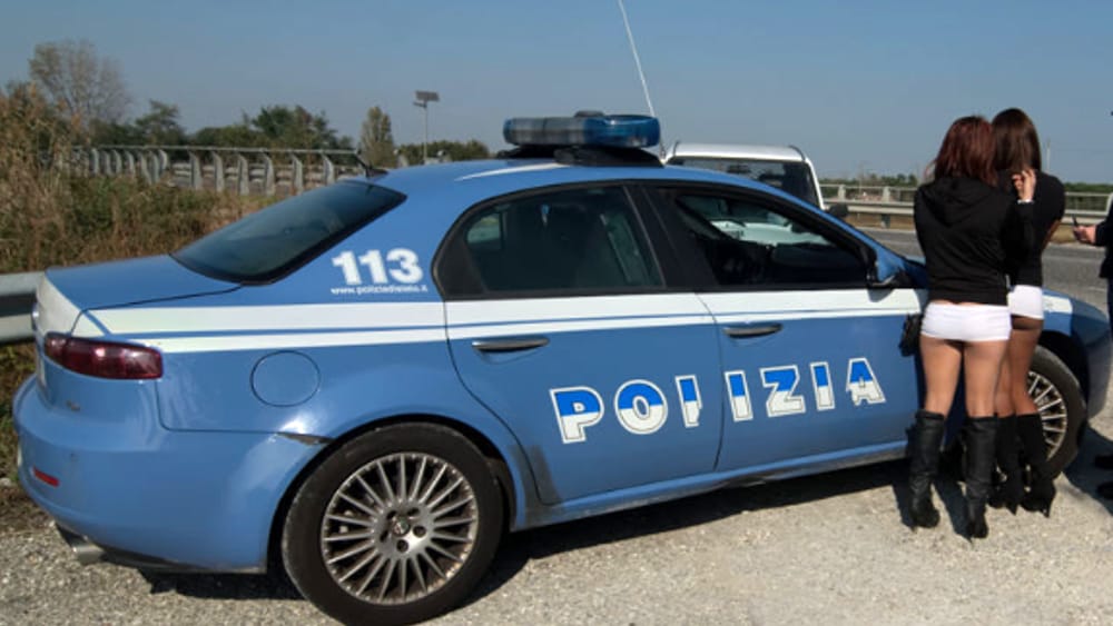 Foggia: un grosso giro di prostituzione da Foggia a Taranto il prete don Saverio Calabrese parroco di Monteparano arrestato